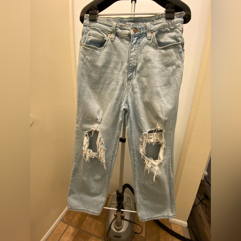 Distressed Boyfriend Jean Cropped